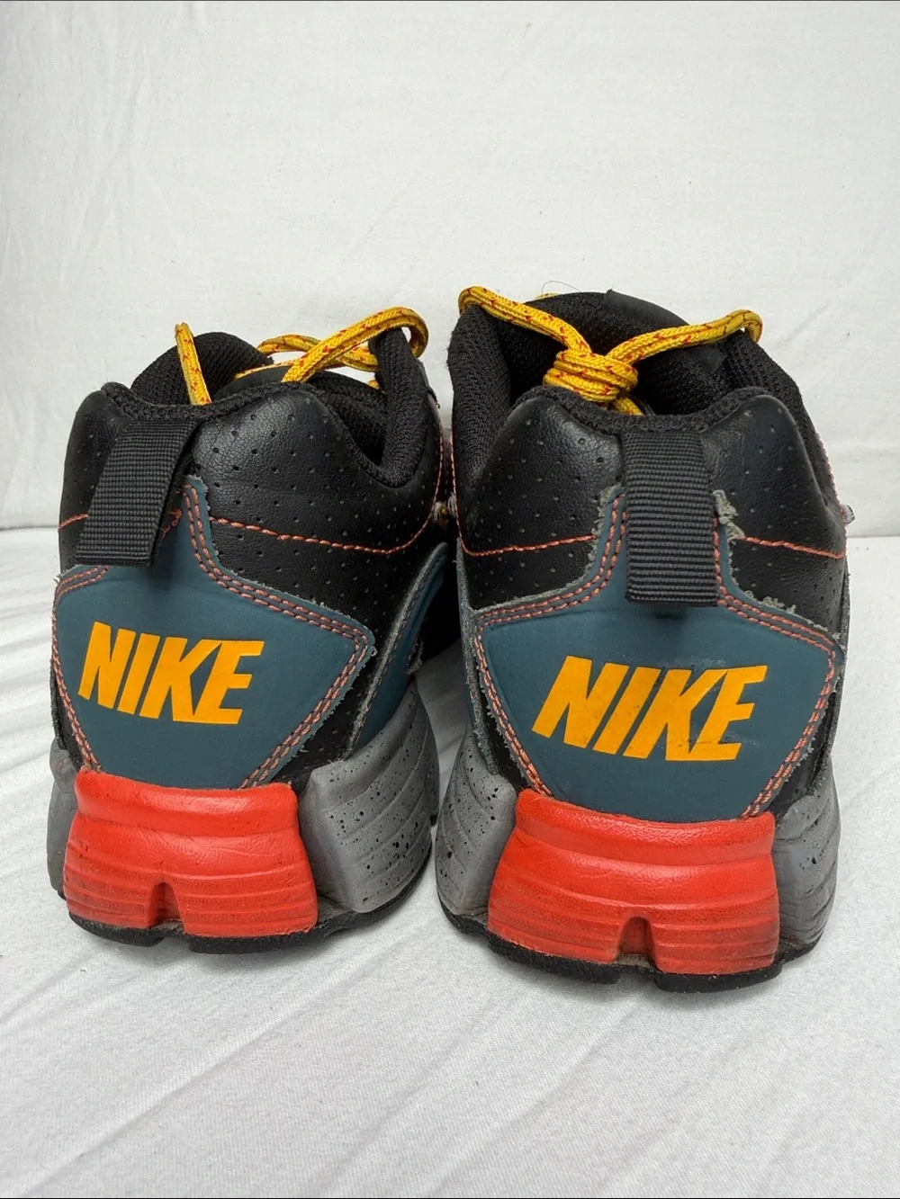 Nike Black and Yellow Women's Dual Fusion TR2 Athletic Shoes with Teal Accents